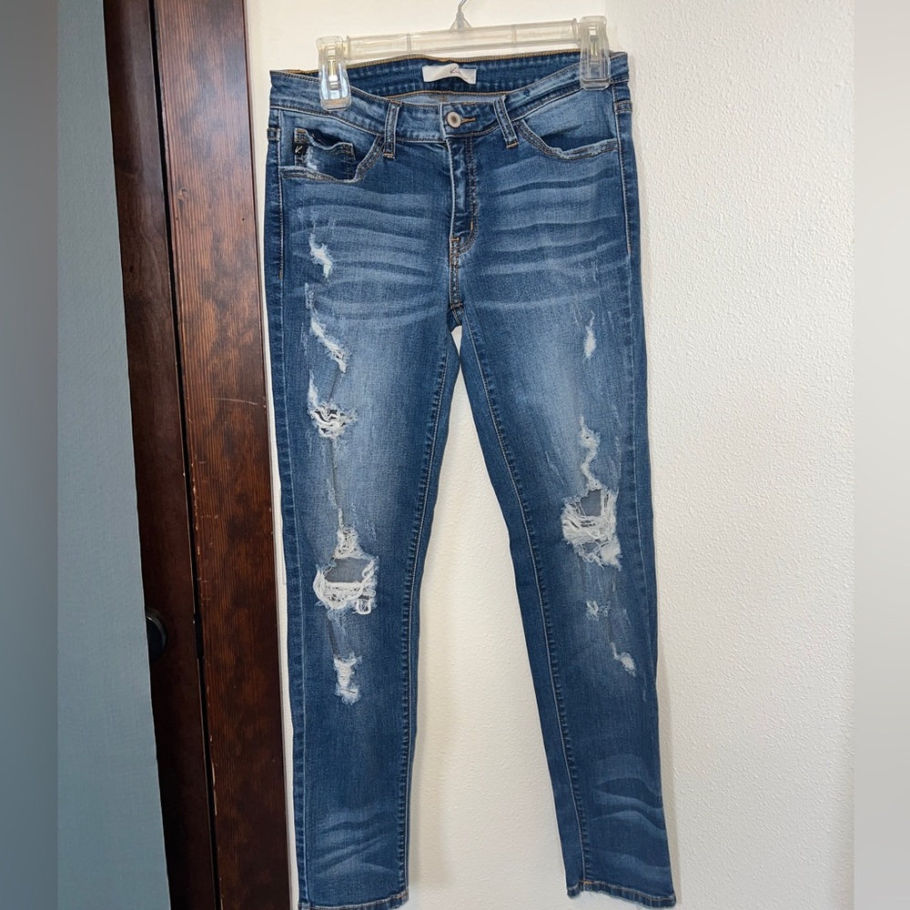 Women’s Kancan distressed skinny jeans size 28